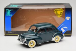 Renault 4CV Verde Solido 1:18 8047 Metal - imagen 6 de 6