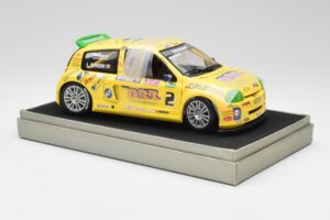 Renault Clio Sport #2 E. Rangoni Renault Clio Trophy Winner 2000 Universal Hobbies 1:18 7711218616 Metal - imagen 4 de 6