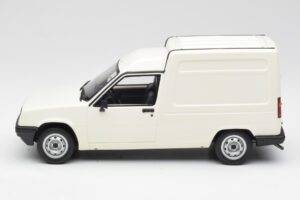 Renault Express Blanco Otto 1:18 OT466 Resina - imagen 3 de 5