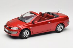 Renault Megane Mk1 CC Rojo Solido 1:18 8152 Metal