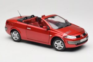Renault Megane Mk1 CC Rojo Solido 1:18 8152 Metal - imagen 6 de 8