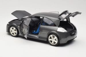 Renault Megane Mk2 RS Vampire Grey Norev 1:18 185101 Metal - imagen 5 de 8