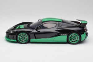 Rimac Nevera Record Monochrome Negro GT Spirit 1:18 GT916 Resina - imagen 3 de 6