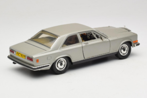 Rolls-Royce Camargue Plateado Diamond Edition Bburago 1:18 3001-M3 Metal - imagen 3 de 8