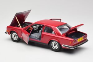 Rolls-Royce Camargue Rojo Bburago 1:22 3001 Metal - imagen 5 de 8