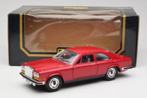 Rolls-Royce Camargue Rojo Bburago 1:22 3001 Metal - imagen 8 de 8