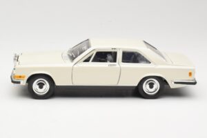Rolls-Royce Camargue Blanco Bburago 1:22 3001-M1 Metal - imagen 4 de 8