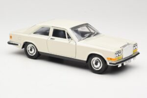 Rolls-Royce Camargue Blanco Bburago 1:22 3001-M1 Metal - imagen 6 de 8