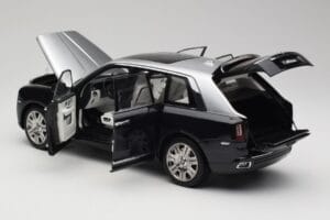Rolls-Royce Cullinan Negro & Plata OEM 1:18 ROLLS001 Metal - imagen 5 de 8