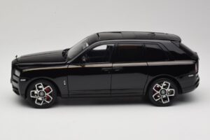 Rolls-Royce Cullinan Negro Con Gold Coachline & Shadow Wheels OEM 1:18 028-15A Metal - imagen 4 de 8