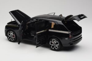 Rolls-Royce Cullinan Negro Con Gold Coachline & Shadow Wheels OEM 1:18 028-15A Metal - imagen 5 de 8