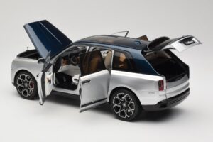 Rolls-Royce Cullinan Azul & Plata Bicolor OEM 1:18 028-16B Metal - imagen 5 de 8