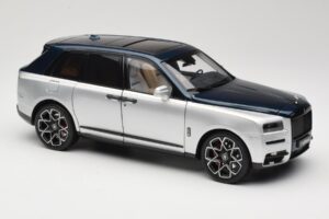 Rolls-Royce Cullinan Azul & Plata Bicolor OEM 1:18 028-16B Metal - imagen 6 de 8