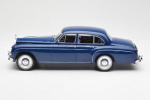 Rolls-Royce Silver Cloud III Flying Spur Mulliner RHD Azul Oscuro MCG 1:18 MCG18124 Metal - imagen 3 de 6