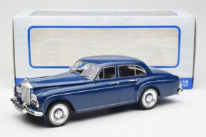 Rolls-Royce Silver Cloud III Flying Spur Mulliner RHD Azul Oscuro MCG 1:18 MCG18124 Metal - imagen 6 de 6