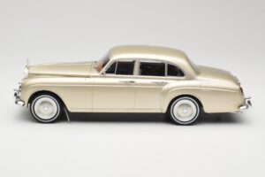 Rolls-Royce Silver Cloud III Flying Spur H.J. Mulliner Oro MCG 1:18 MCG18058 Metal - imagen 3 de 6