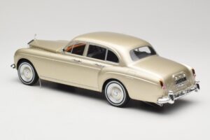 Rolls-Royce Silver Cloud III Flying Spur H.J. Mulliner Oro MCG 1:18 MCG18058 Metal - imagen 5 de 6