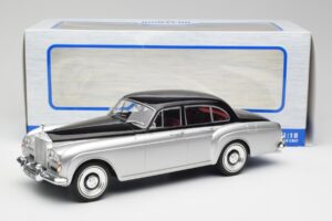 Rolls-Royce Silver Cloud III Mulliner Plateado & Negro MCG 1:18 MCG18128 Metal - imagen 6 de 6