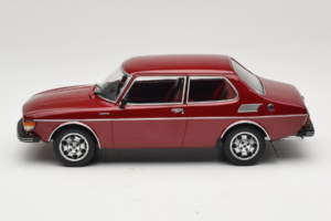 Saab 99 EMS Metallic Rojo MCG 1:18 MCG18441 Metal - imagen 3 de 6