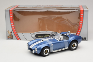 Shelby Cobra 427 S/C Azul Franja Blanca Road Signature 1:18 92058-P2 Metal - imagen 6 de 6