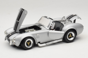 Shelby Cobra 427S/C Plata Con Franjas Negras Road Signature 1:18 92058 Metal - imagen 2 de 8