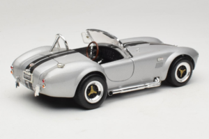 Shelby Cobra 427S/C Plata Con Franjas Negras Road Signature 1:18 92058 Metal - imagen 3 de 8