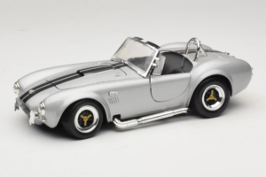 Shelby Cobra 427S/C Plata Con Franjas Negras Road Signature 1:18 92058 Metal