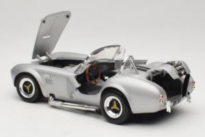 Shelby Cobra 427S/C Plata Con Franjas Negras Road Signature 1:18 92058 Metal - imagen 5 de 8