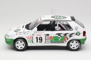 Skoda Felicia Kit Car #19 P. Sibera / P. Gross Tour de Corse 1995 IXO 1:18 18RMC149B Metal - imagen 3 de 6