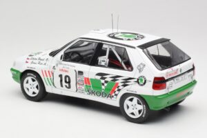 Skoda Felicia Kit Car #19 P. Sibera / P. Gross Tour de Corse 1995 IXO 1:18 18RMC149B Metal - imagen 5 de 6