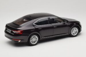 Skoda Superb Mk3 Negro Paudi Model 1:18 ZSS000006BLA Metal - imagen 3 de 8