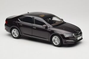 Skoda Superb Mk3 Negro Paudi Model 1:18 ZSS000006BLA Metal - imagen 6 de 8