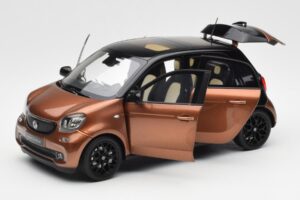 Smart Forfour W453 Negro Hazel Marrón Norev 1:18 B66960299 Metal - imagen 2 de 8