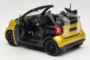 Smart Fortwo 453 Cabriolet Negro Y Amarillo Norev 1:18 B66960289 Metal - imagen 5 de 8