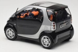Smart Fortwo Negro Kyosho 1:18 0004830V000C08Q00 Metal - imagen 7 de 8