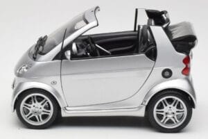 Smart Fortwo W450 Brabus Cabrio Plata Edición Concesionario Kyosho 1:18 0017769V001C05Q00 Metal - imagen 4 de 8