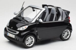 Smart Fortwo Descapotable W451 Negro & Plata Minichamps 1:18 Q0022566V001C18Q00 Metal - imagen 2 de 8