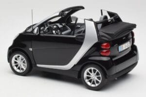 Smart Fortwo Descapotable W451 Negro & Plata Minichamps 1:18 Q0022566V001C18Q00 Metal - imagen 7 de 8