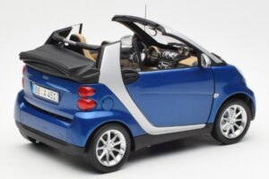 Smart Fortwo W451 Descapotable Azul Plata Minichamps 1:18 Q0022565V001C80Q00 Metal - imagen 3 de 8