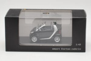 Smart Fortwo Cabrio Negro Profundo Minichamps 1:43 Q0022561V001C18Q00 Metal - imagen 4 de 4