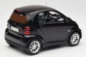 Smart Fortwo Coupé W451 Deep Negro Minichamps 1:18 Q0022563V001C02Q00 Metal - imagen 3 de 8