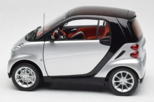 Smart Fortwo Coupé W451 Plata & Negro Minichamps 1:18 Q0022528V001C75Q00 Metal - imagen 4 de 8
