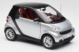 Smart Fortwo Coupé W451 Plata & Negro Minichamps 1:18 Q0022528V001C75Q00 Metal - imagen 6 de 8