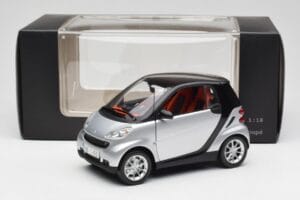 Smart Fortwo Coupé W451 Plata & Negro Minichamps 1:18 Q0022528V001C75Q00 Metal - imagen 8 de 8