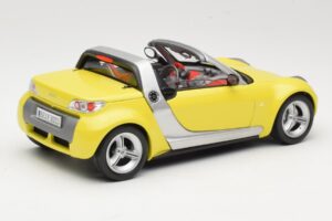 Smart Roadster 452 Amarillo Bburago 1:18 34099-M2 Metal - imagen 3 de 8