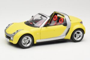 Smart Roadster 452 Amarillo Bburago 1:18 34099-M2 Metal