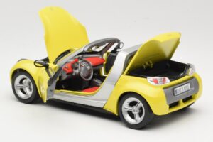Smart Roadster 452 Amarillo Bburago 1:18 34099-M2 Metal - imagen 5 de 8