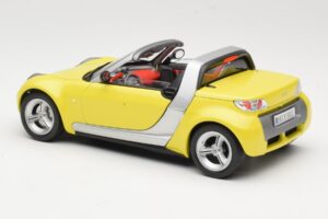 Smart Roadster 452 Amarillo Bburago 1:18 34099-M2 Metal - imagen 7 de 8