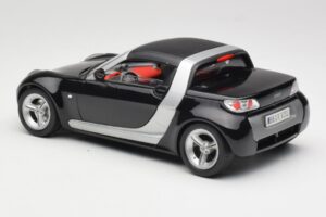 Smart Roadster Negro Bburago 1:18 34099-M1 Metal - imagen 7 de 8