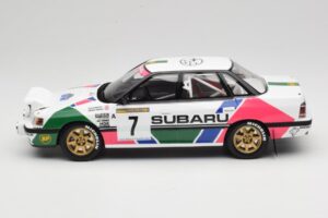 Subaru Legacy RS BC5 Group A #7 C. McRae / D. Ringer Rally Sweden 1992 Otto 1:18 OT1158 Resina - imagen 3 de 6